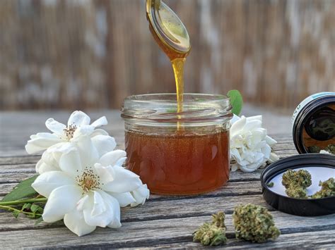 How to Infuse Honey with Cannabis